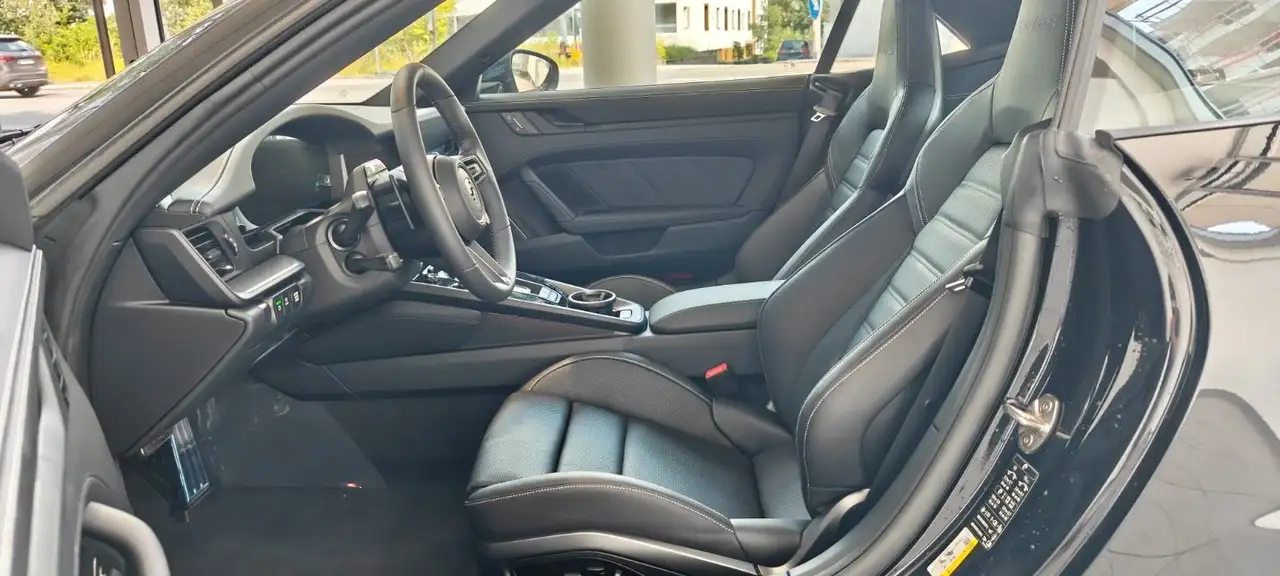 Porsche 992 911 12