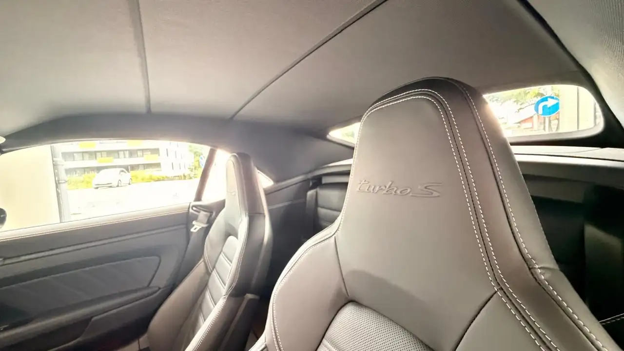 Porsche 992 911 16