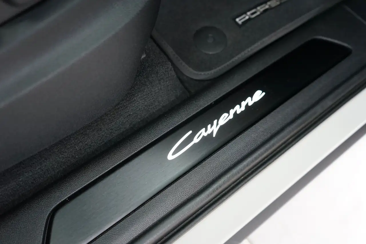 Porsche Cayenne 11