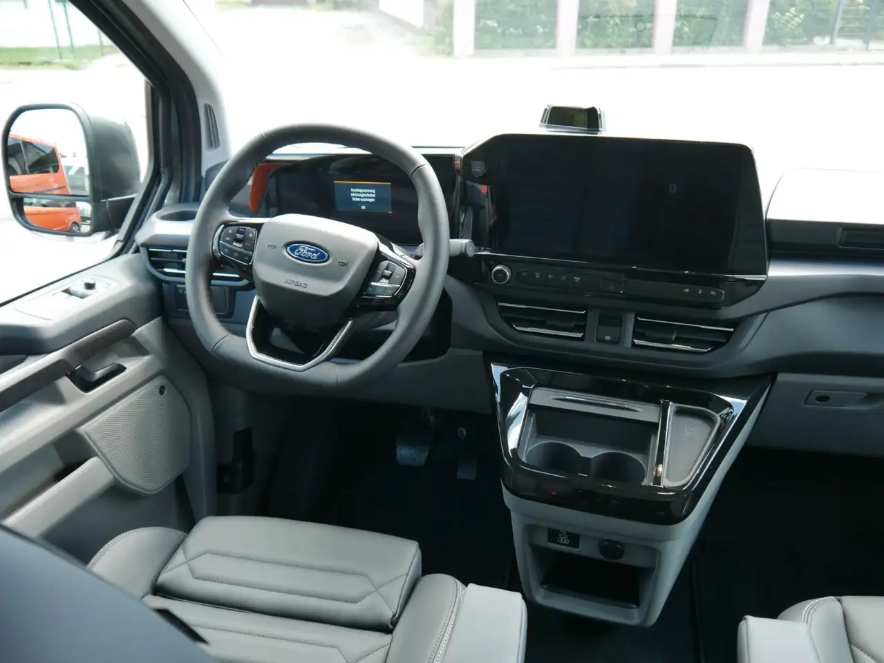 Ford Tourneo 8