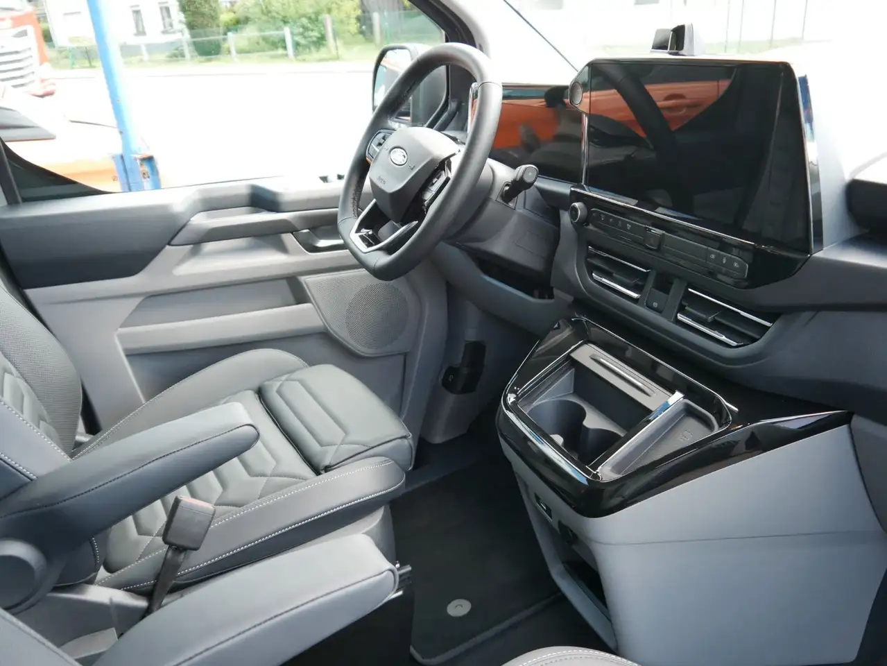 Ford Tourneo 10