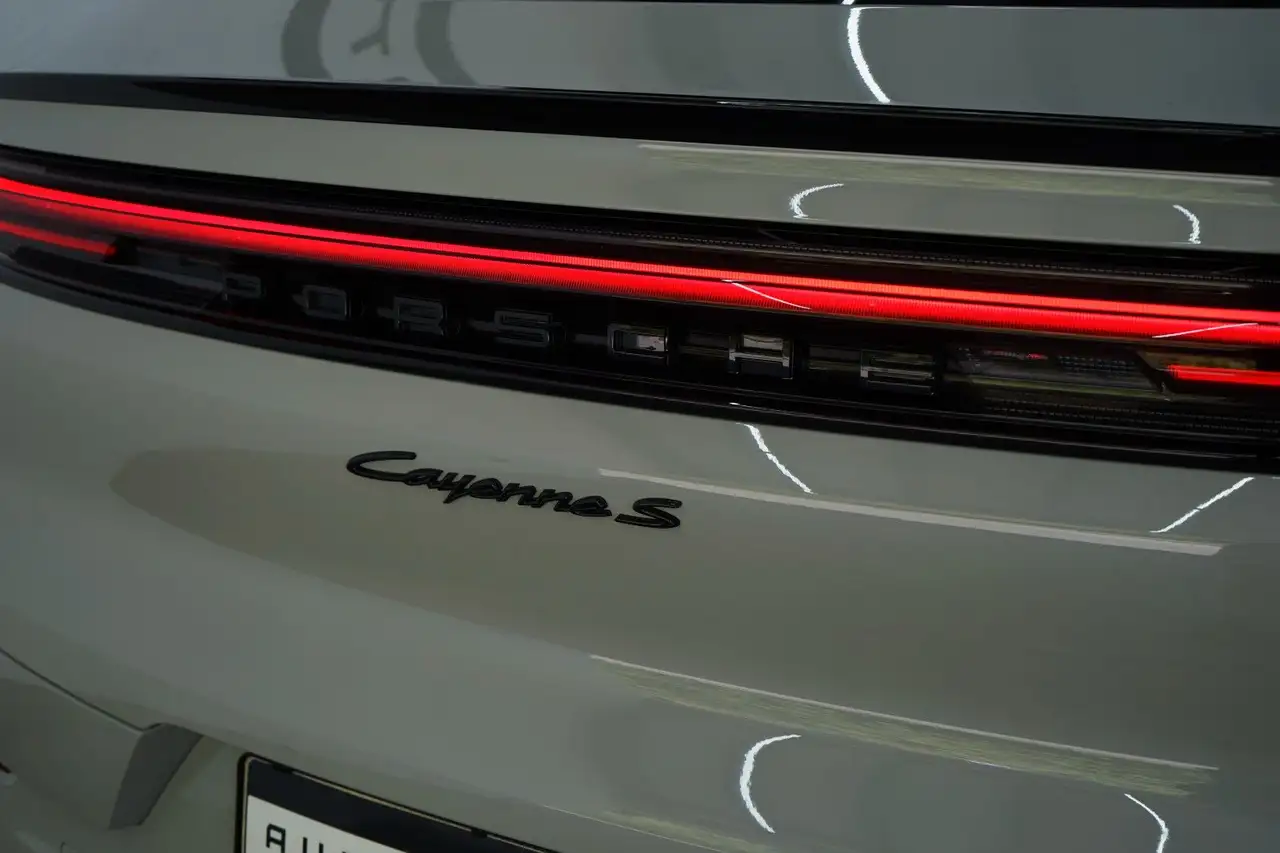 Porsche Cayenne 5