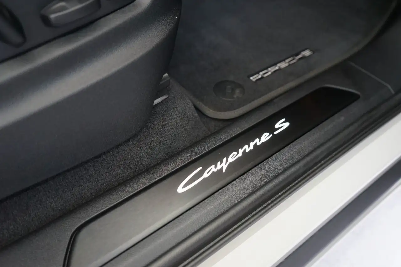 Porsche Cayenne 10