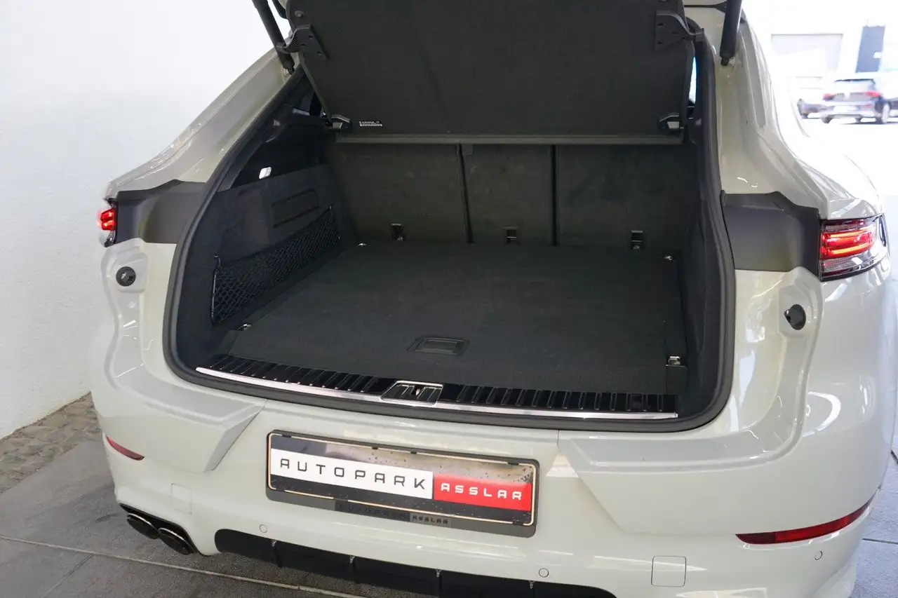 Porsche Cayenne 16