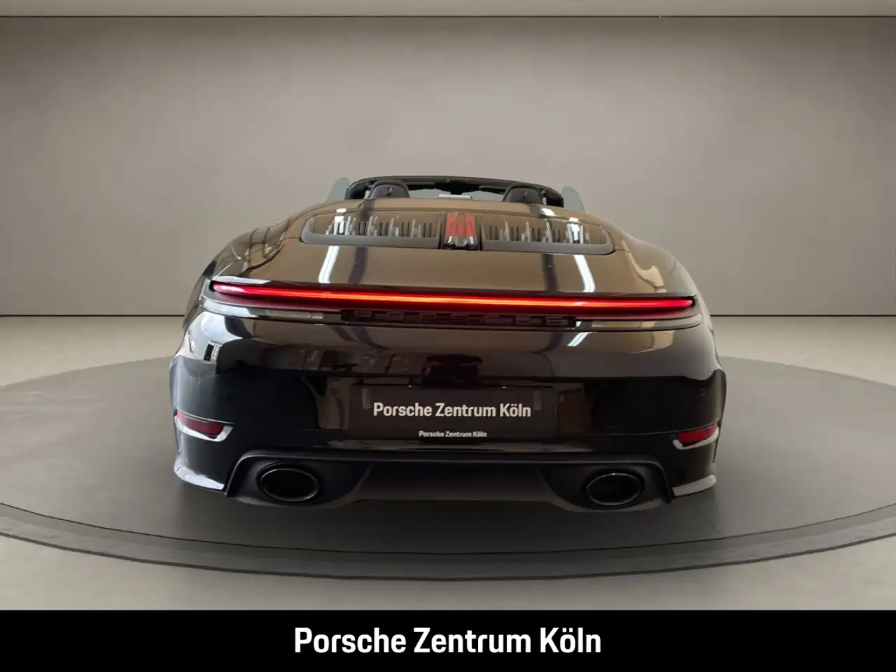Porsche 992 911 4
