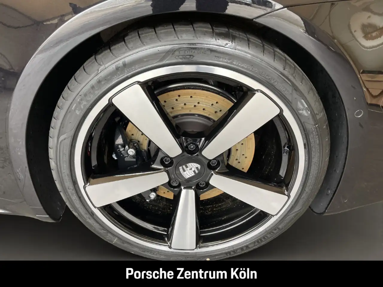 Porsche 992 911 11