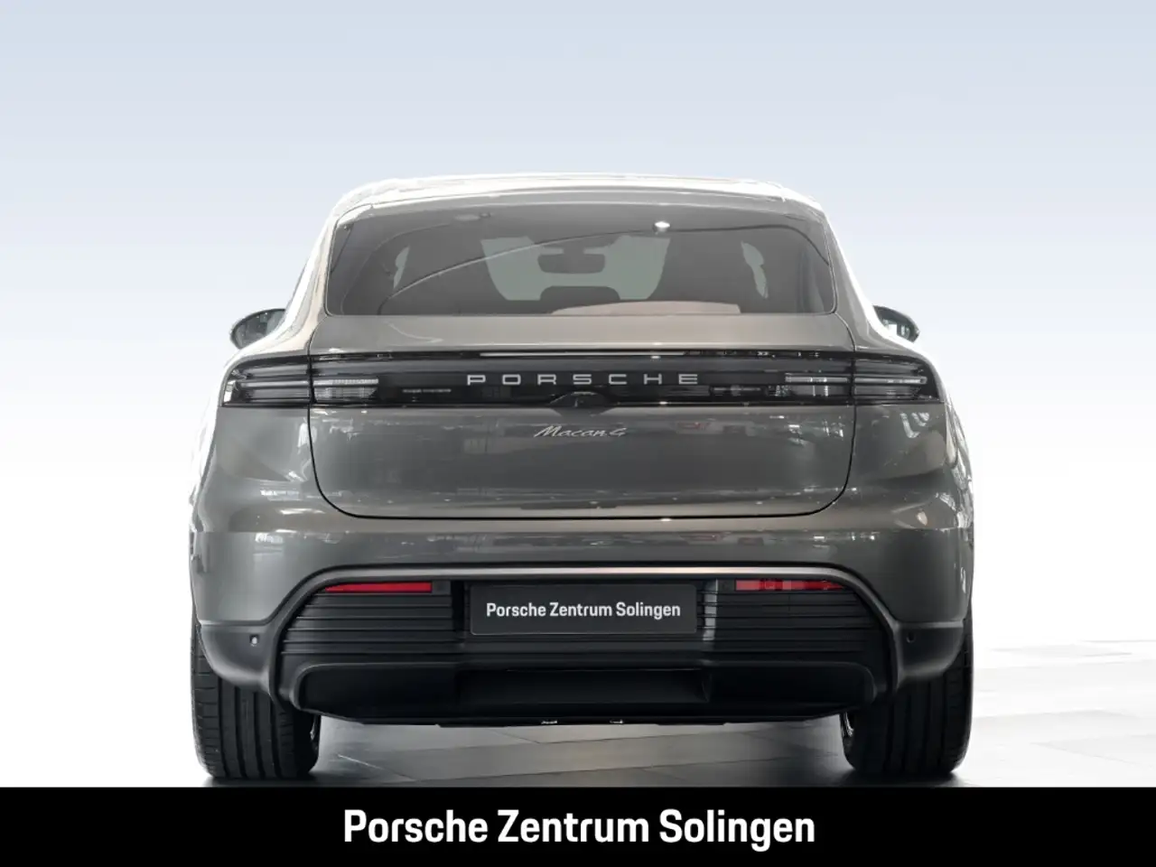 Porsche Macan 4 5