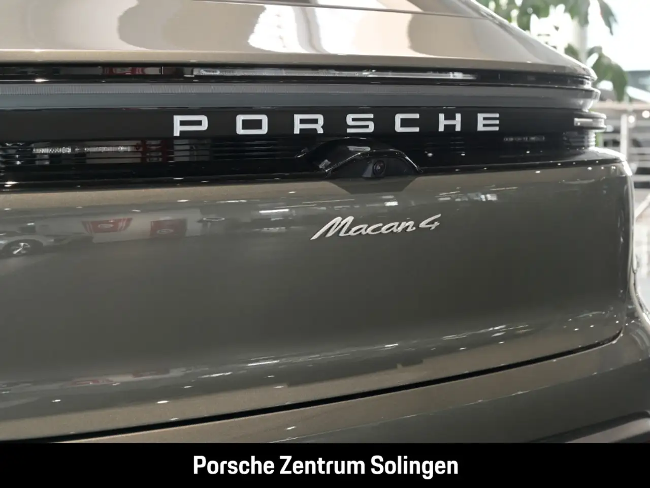 Porsche Macan 4 8