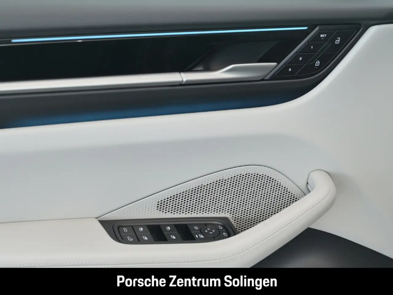Porsche Macan 4 13