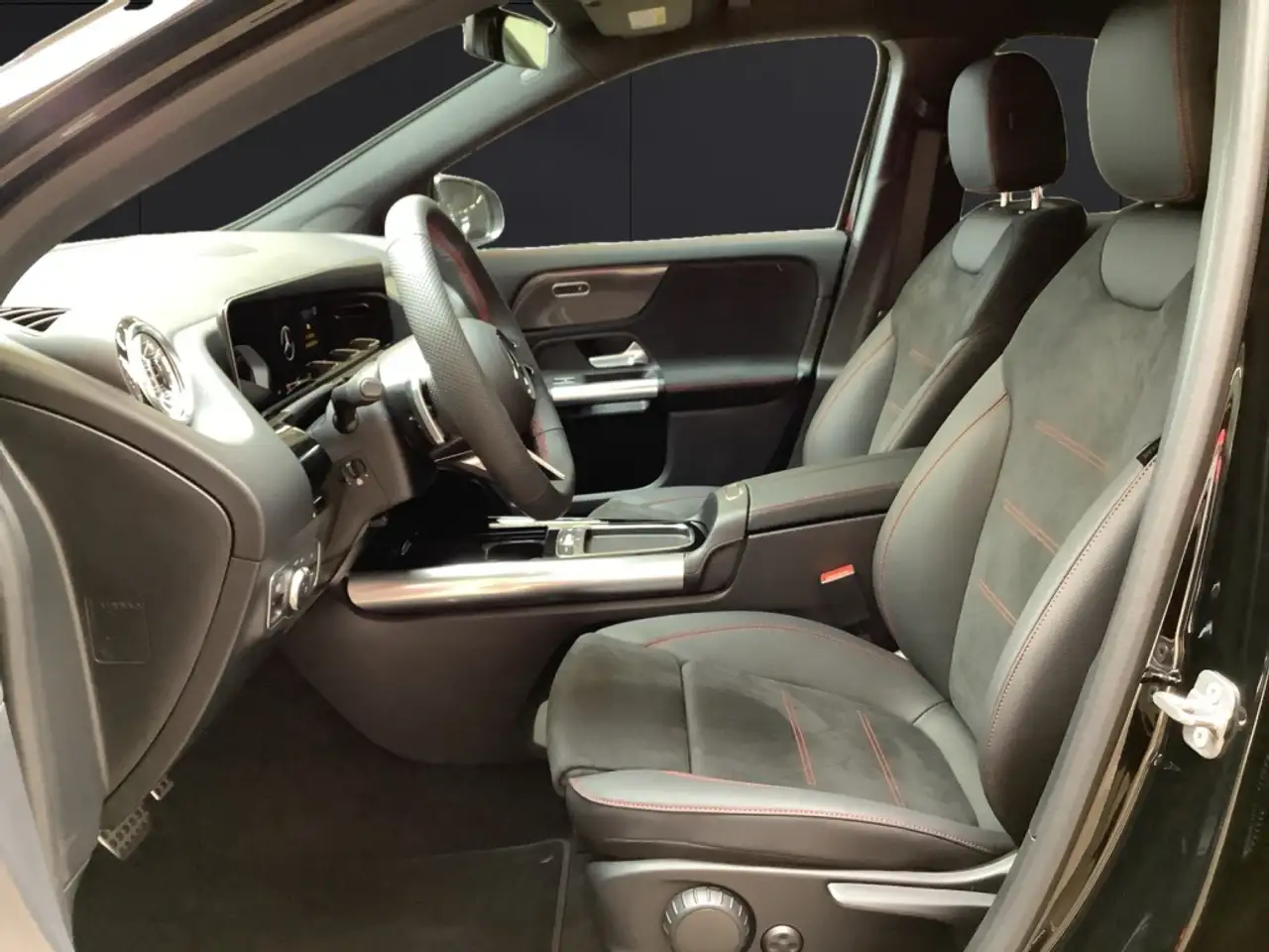 Mercedes-Benz GLA 200 8