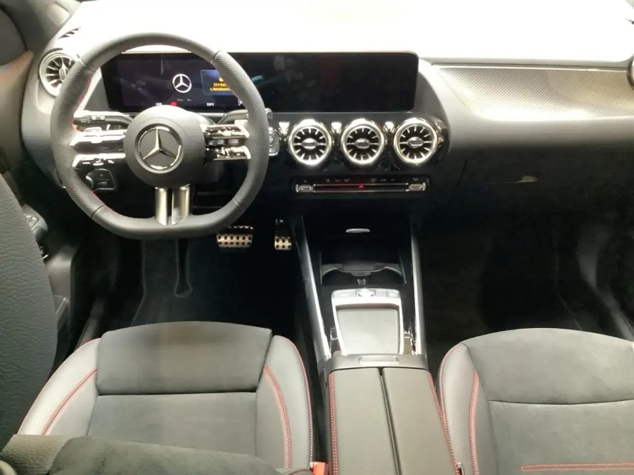 Mercedes-Benz GLA 200 12