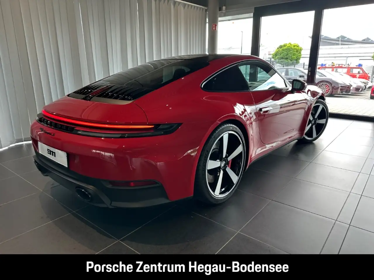 Porsche 992 911 2