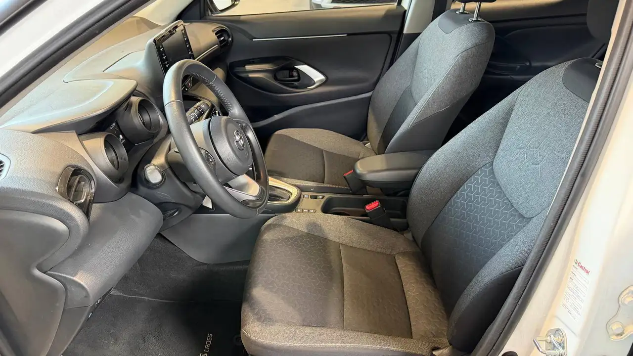 Toyota Yaris 9
