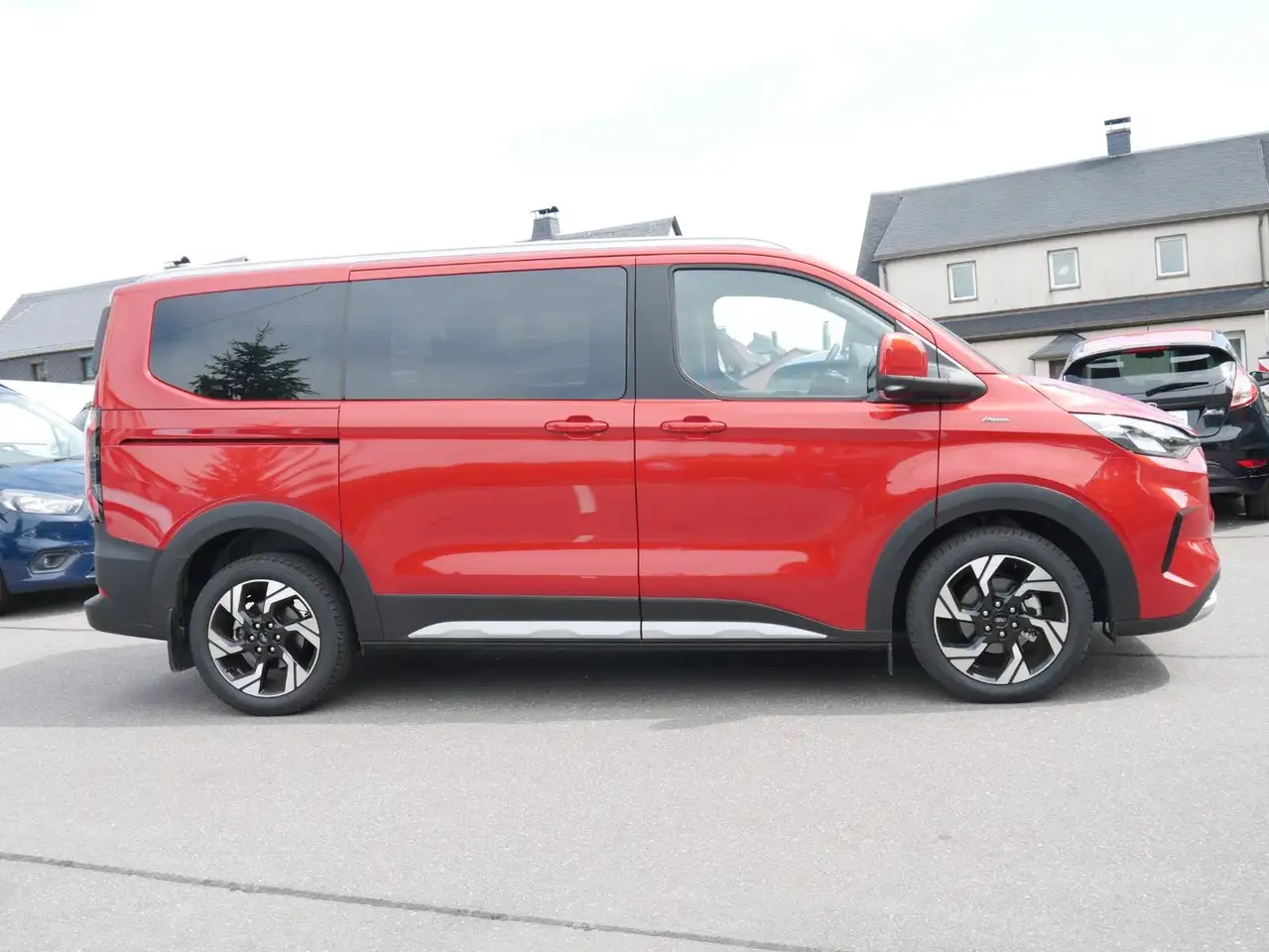 Ford Tourneo 4