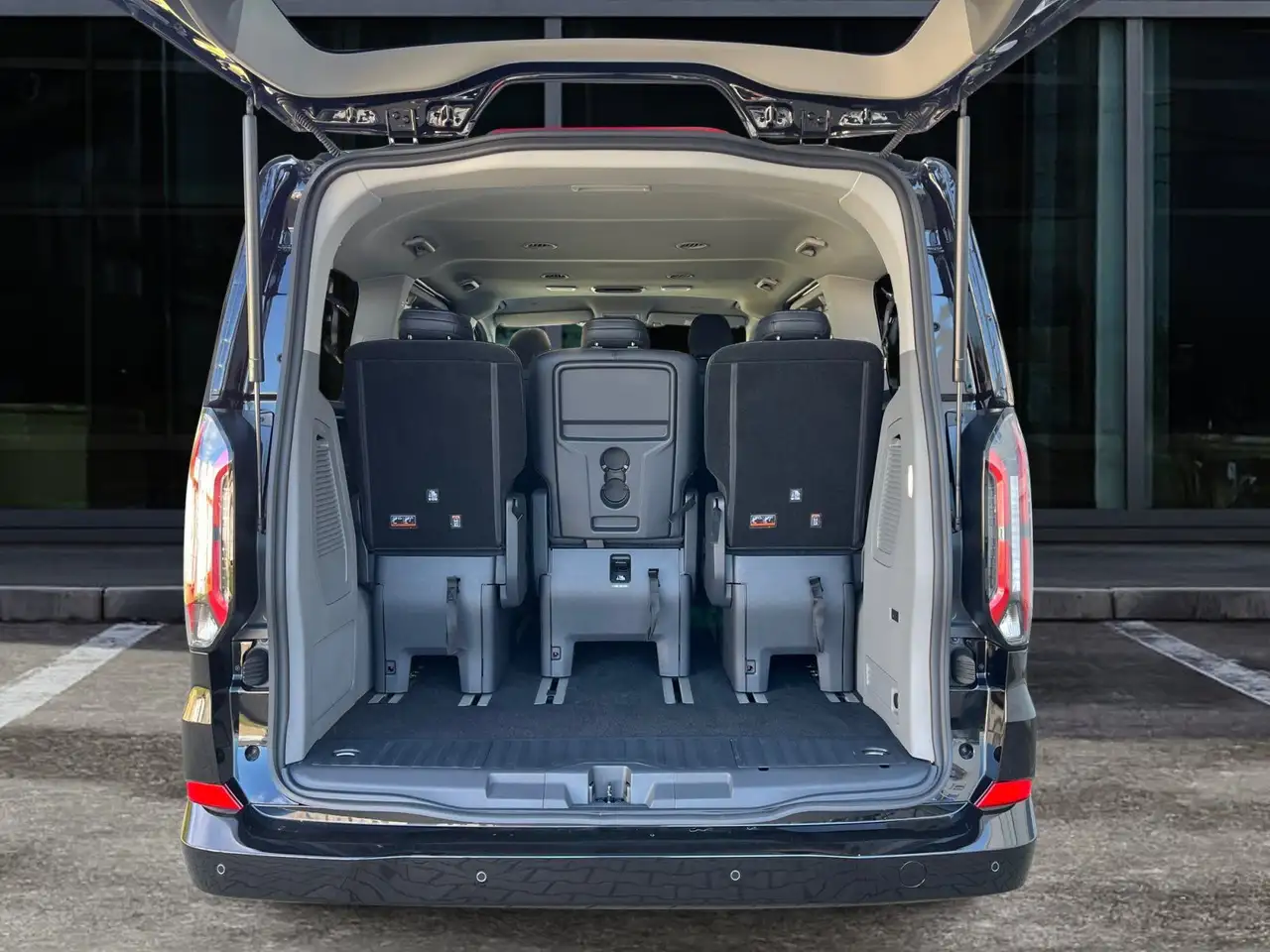 Ford Tourneo 10