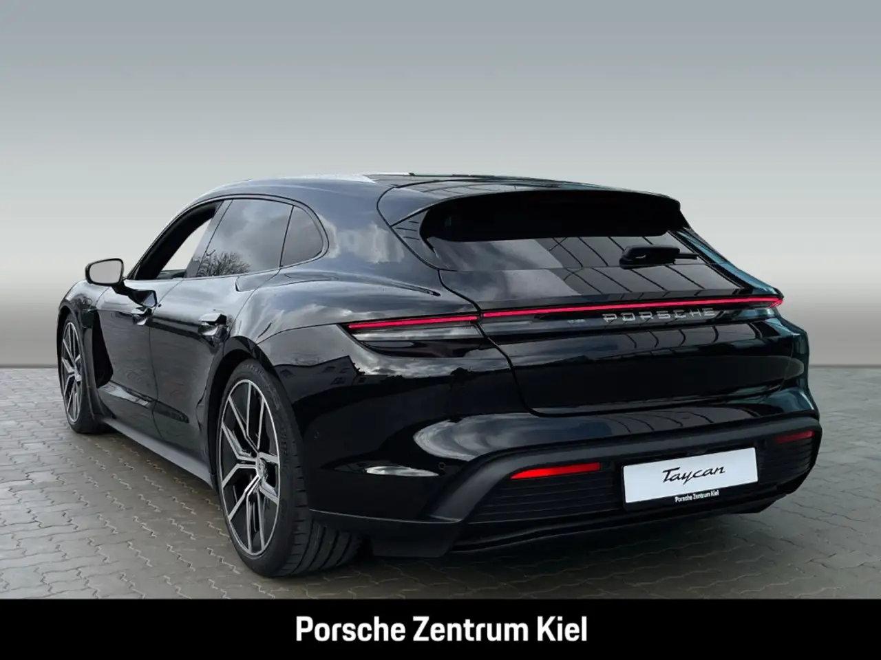Porsche Taycan 3