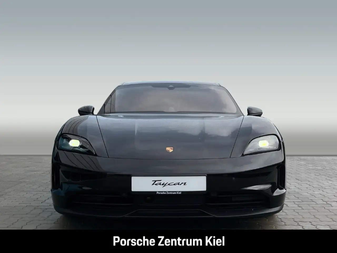 Porsche Taycan 4