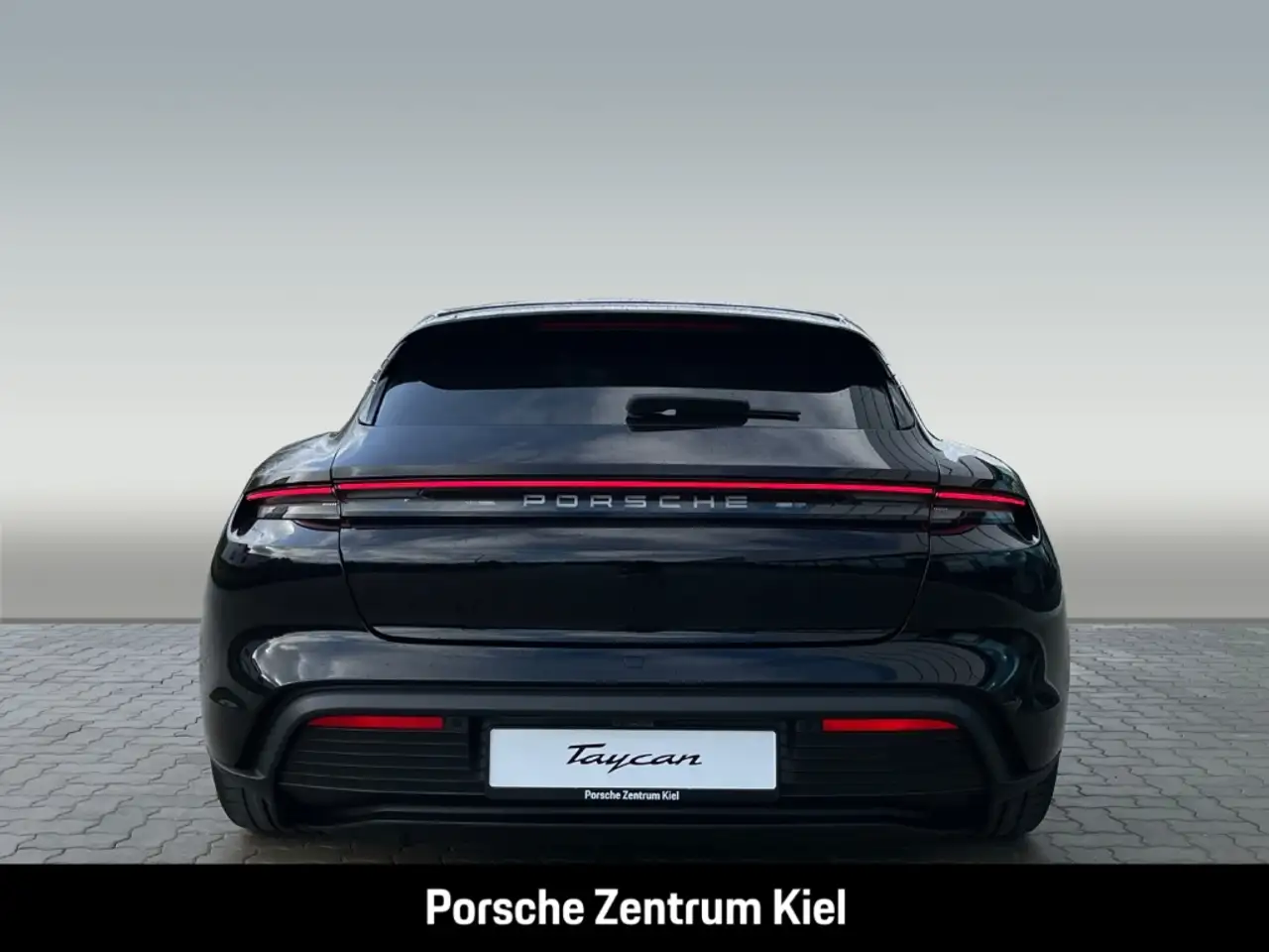 Porsche Taycan 5