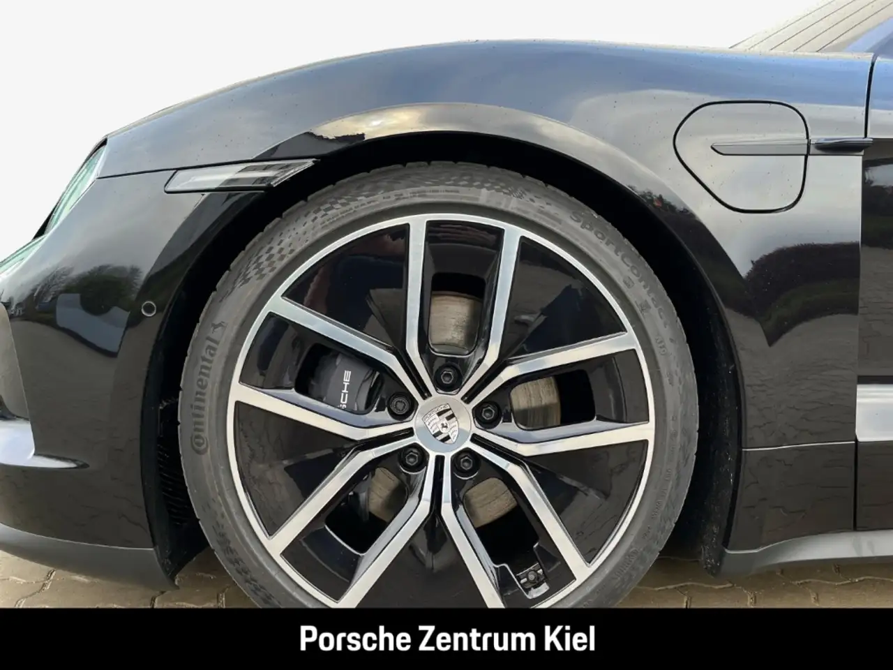 Porsche Taycan 6