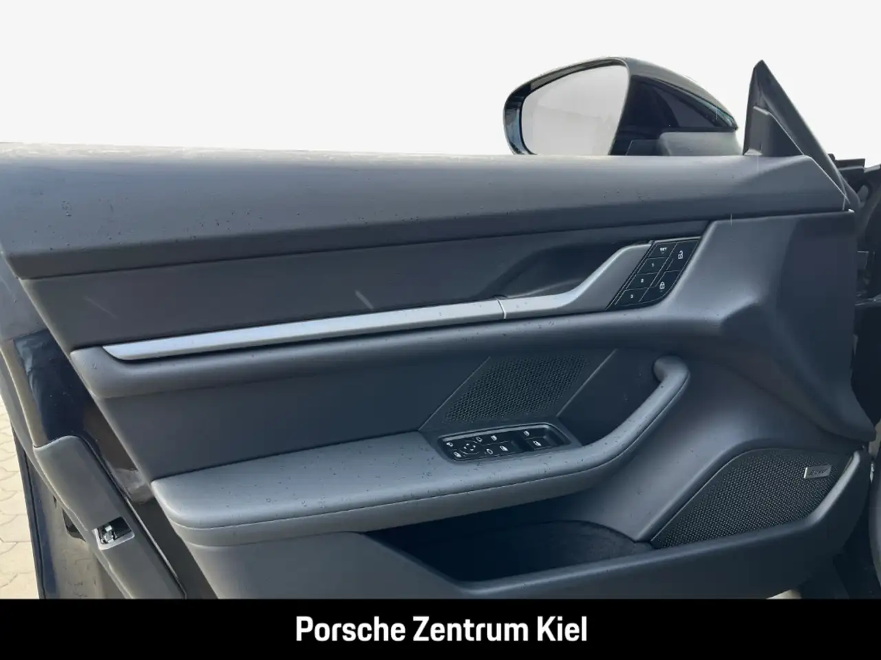Porsche Taycan 13