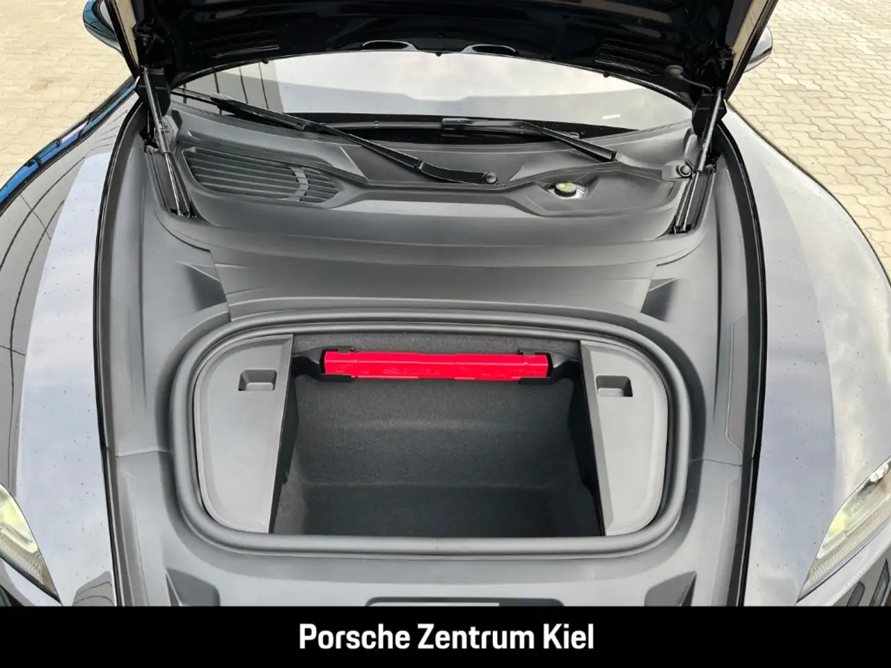 Porsche Taycan 14