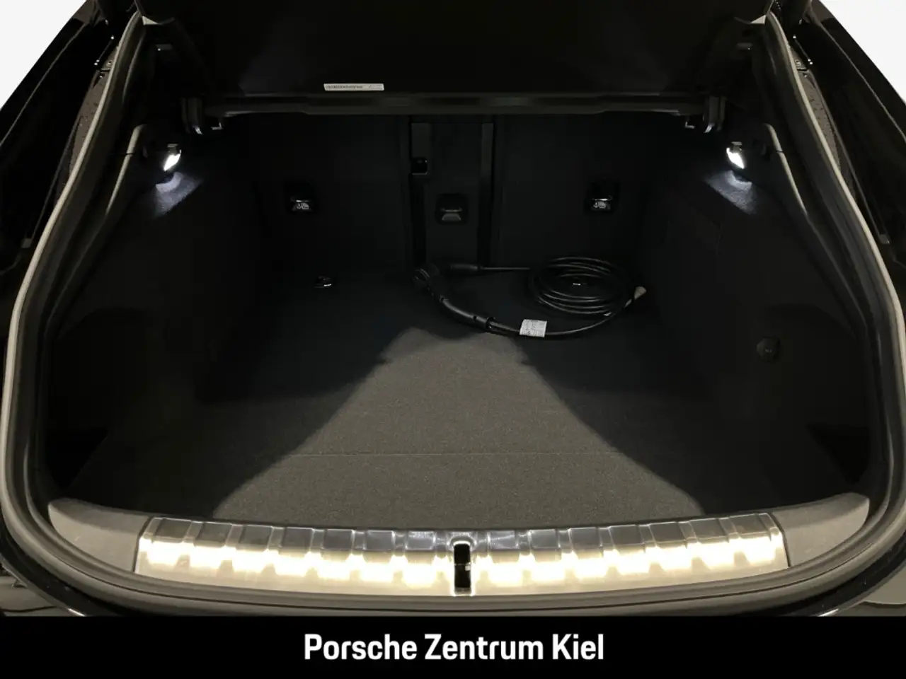 Porsche Taycan 15