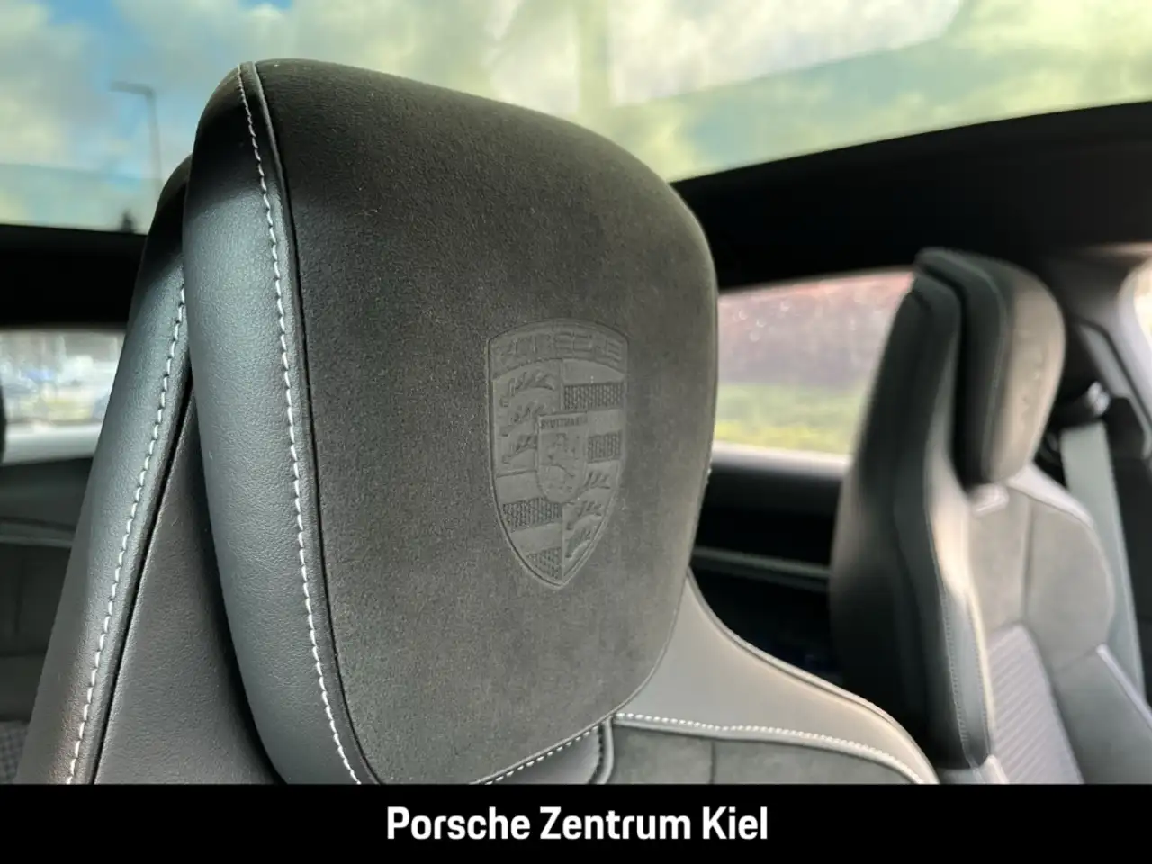 Porsche Taycan 16