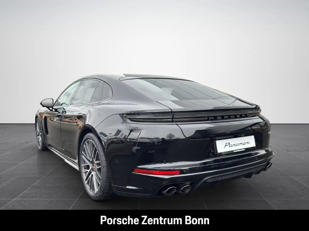 Porsche Panamera 4 7