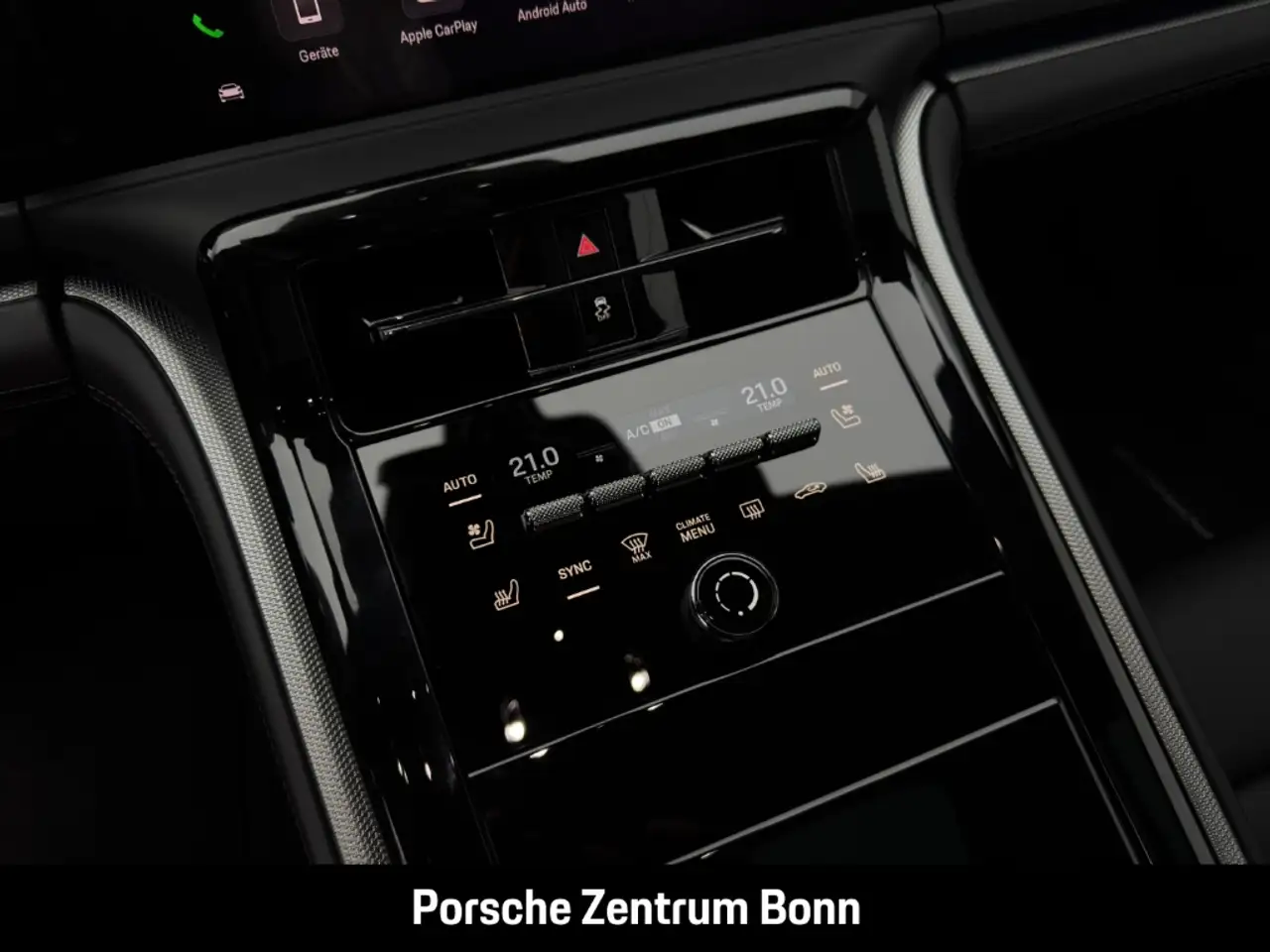 Porsche Panamera 4 15