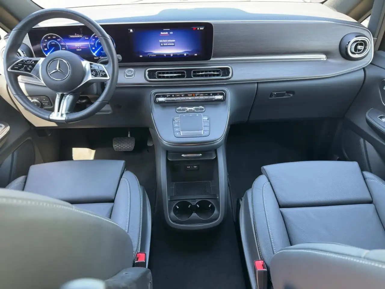 Mercedes-Benz EQV 300 6