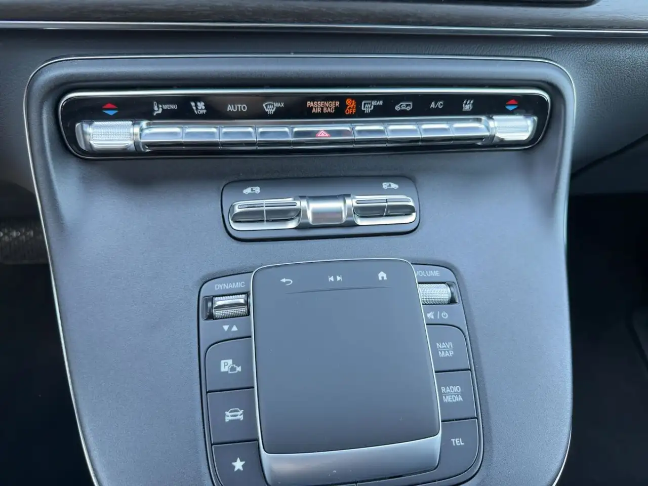 Mercedes-Benz EQV 300 8