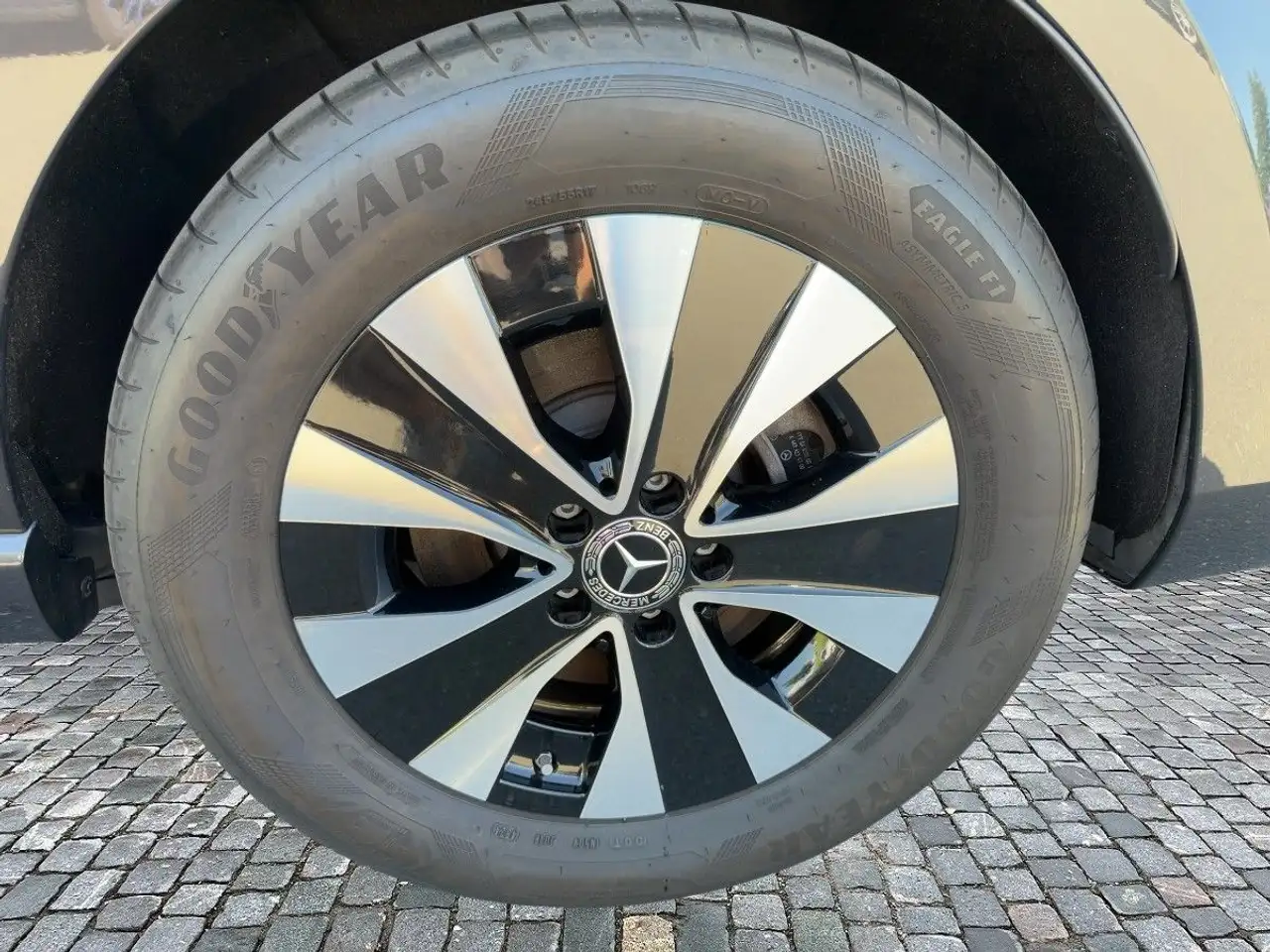 Mercedes-Benz EQV 300 12