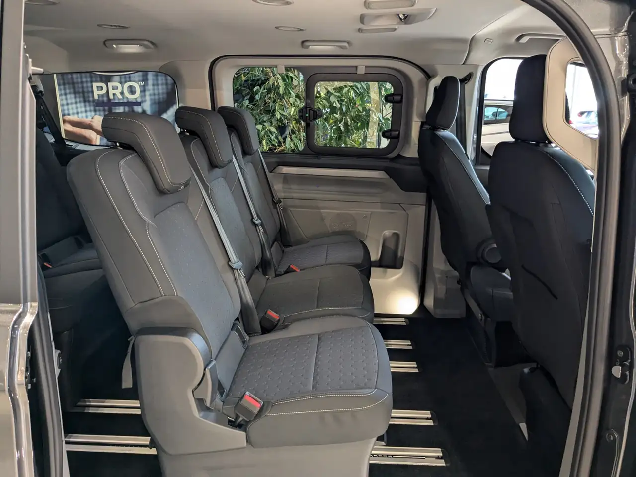 Ford Tourneo 6
