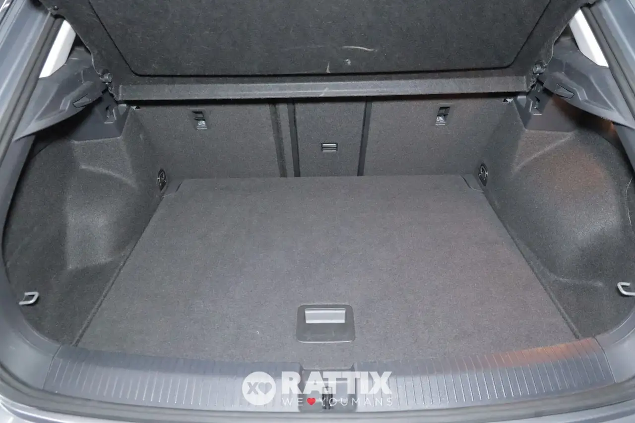 Volkswagen T-Roc 6