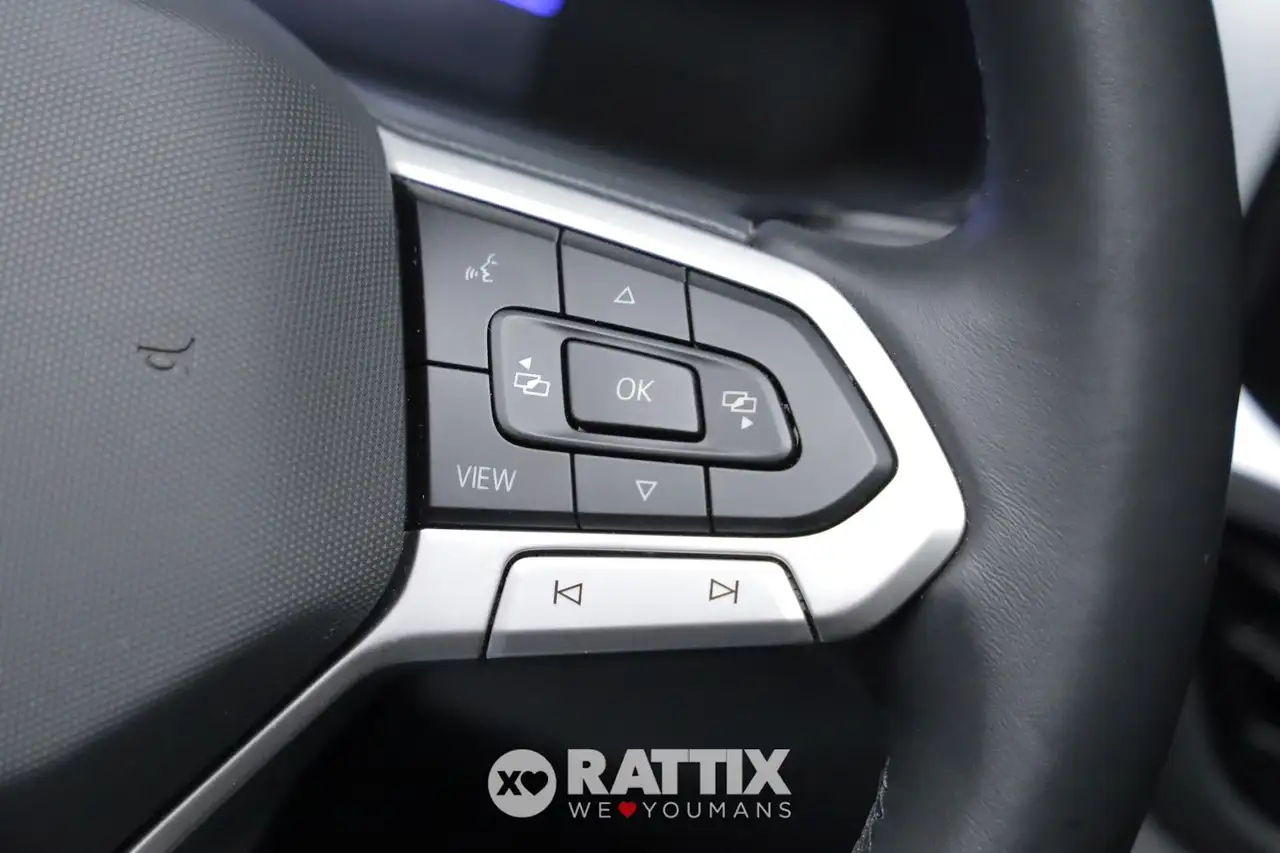 Volkswagen T-Roc 11