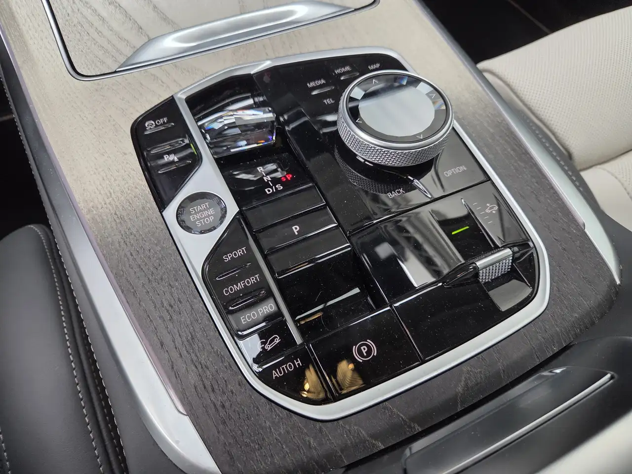 BMW X7 11