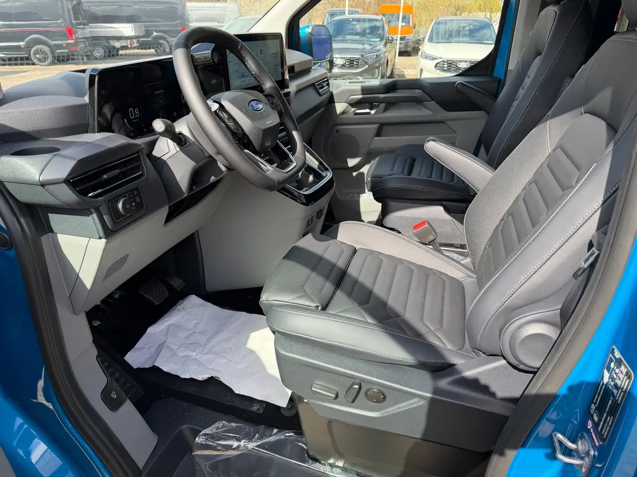 Ford Tourneo 8