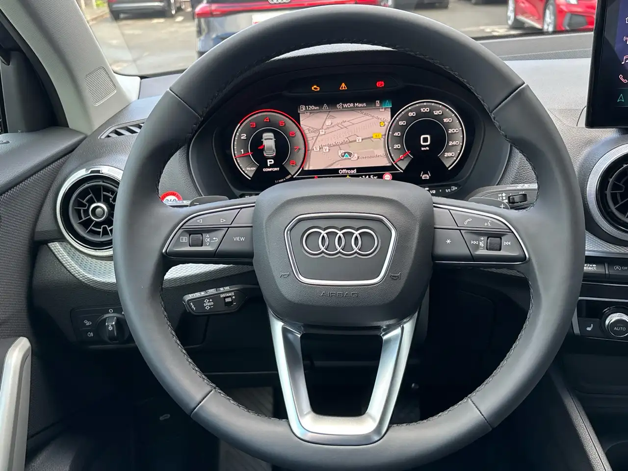 Audi Q2 8