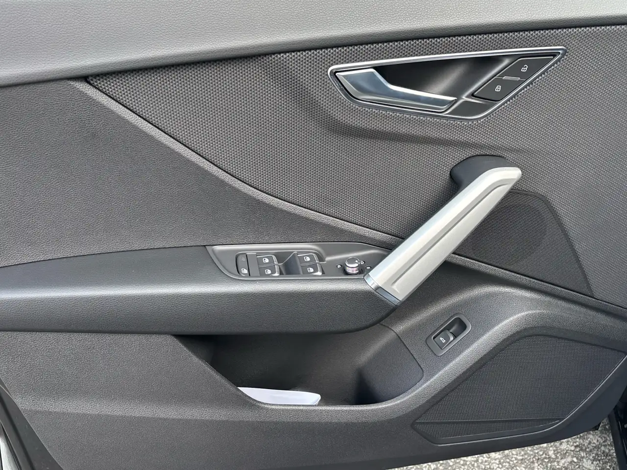 Audi Q2 12