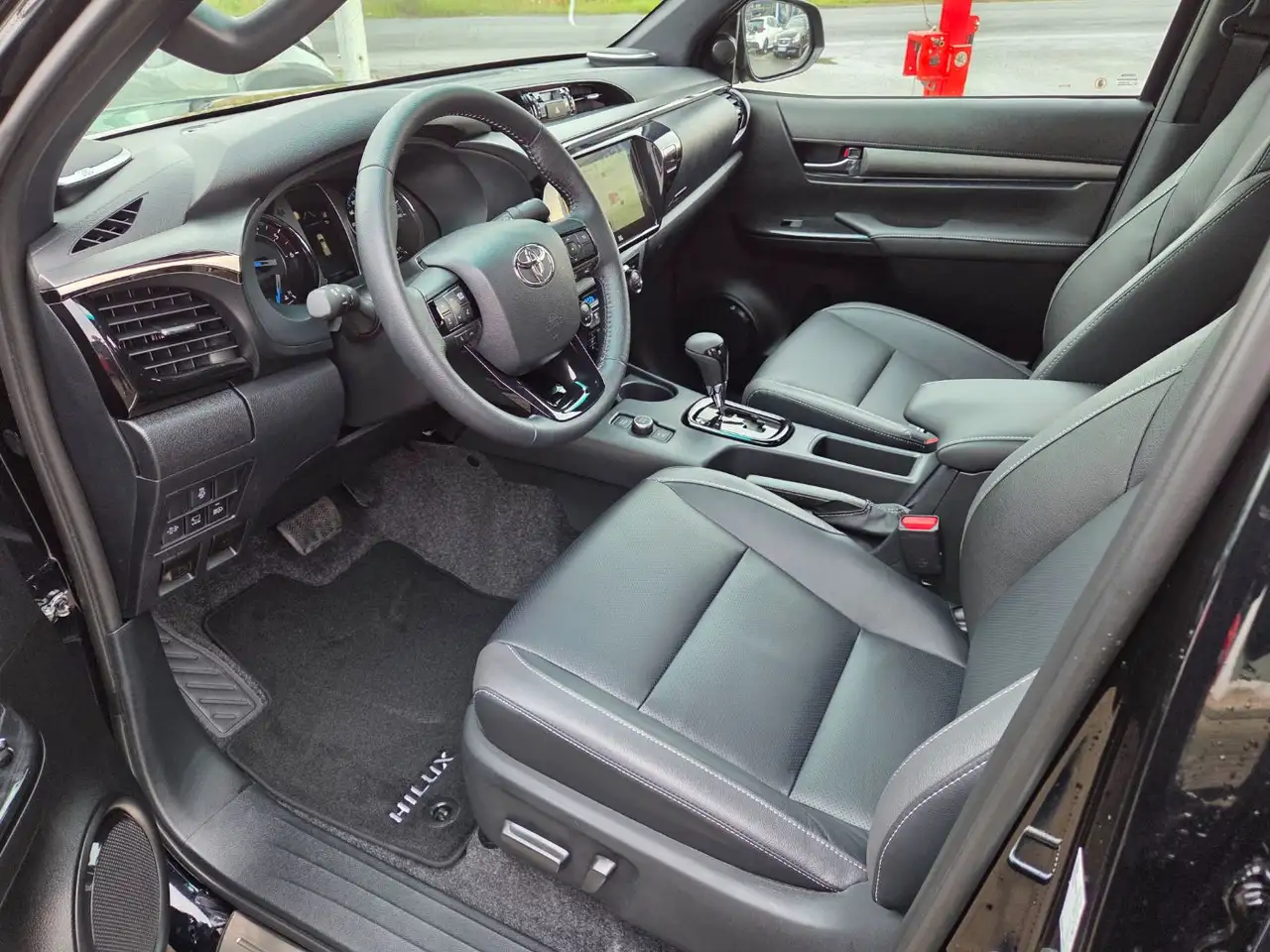 Toyota Hilux 8