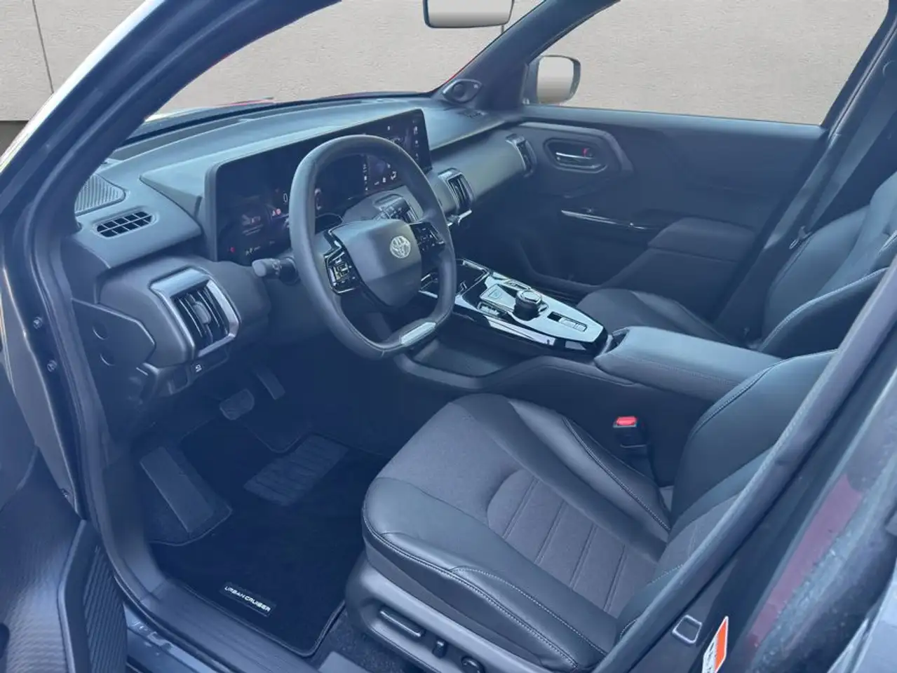 Toyota Urban 11