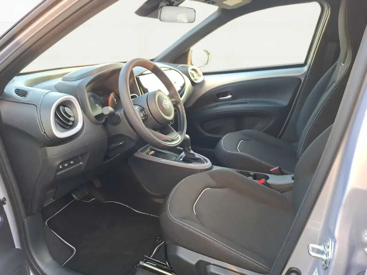 Toyota Aygo X 8