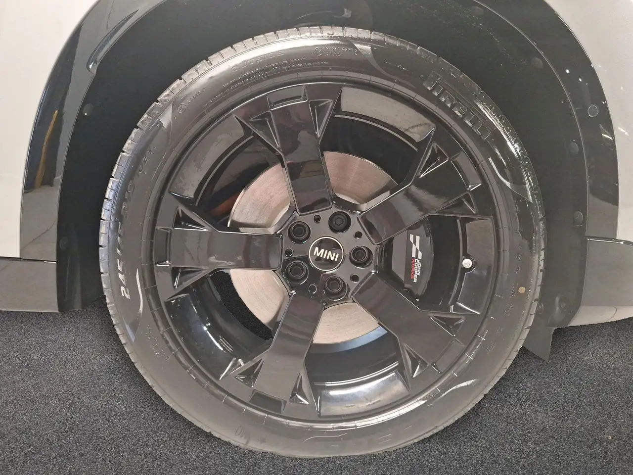 Mini Countryman 9