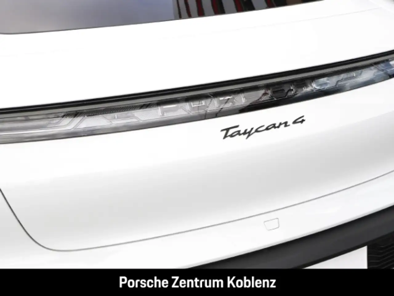 Porsche Taycan 4 6