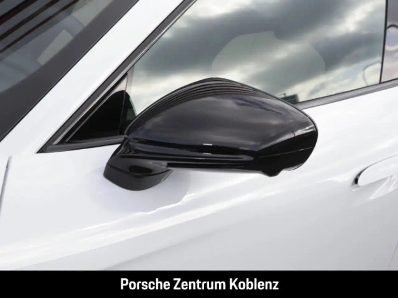 Porsche Taycan 4 9