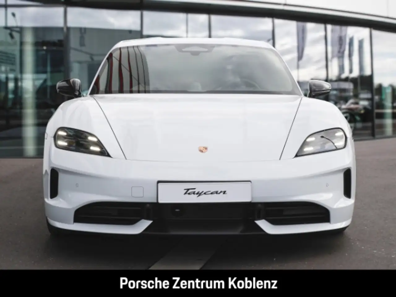 Porsche Taycan 4 12