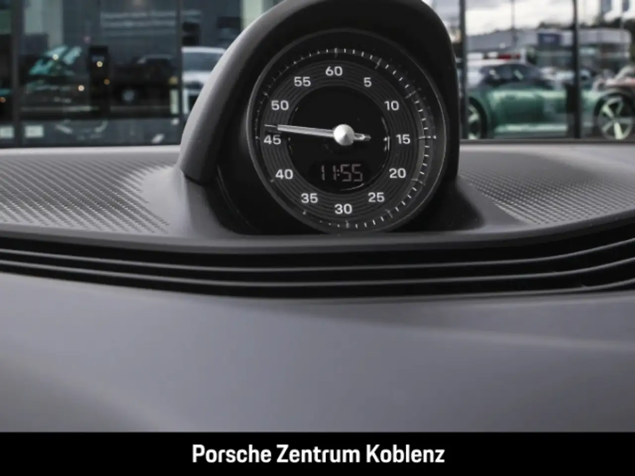 Porsche Taycan 4 15