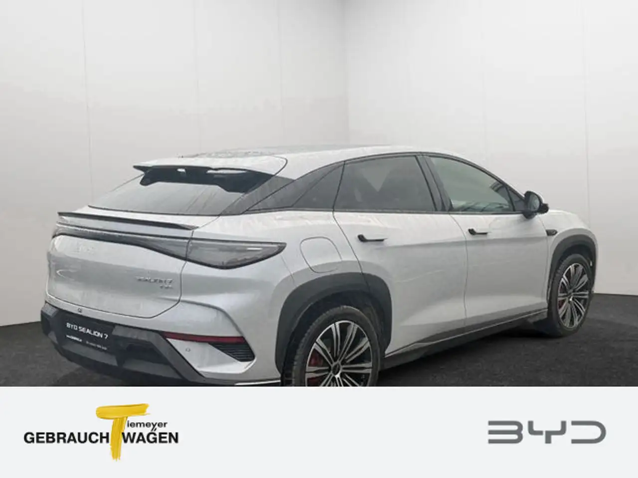 BYD Sealion 7 4