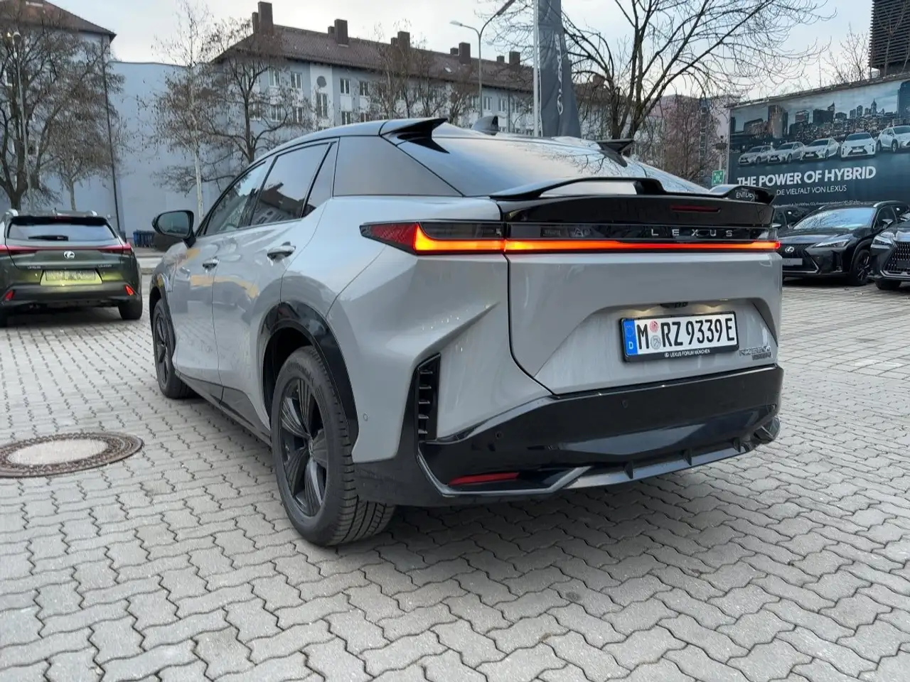 Lexus RZ 550 3