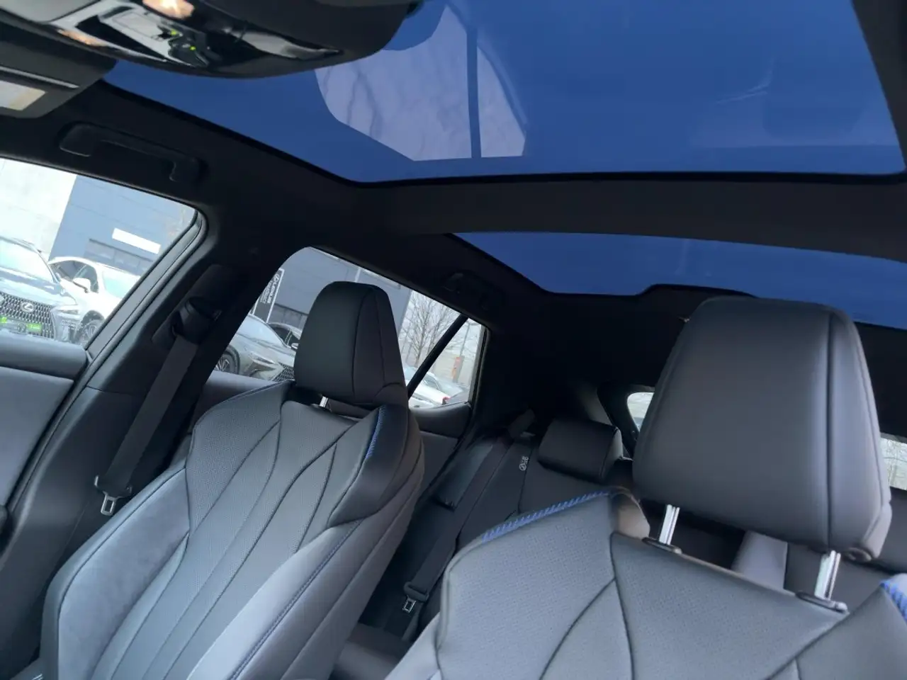 Lexus RZ 550 13